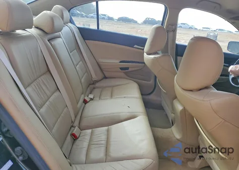 2011 Honda Accord Se z USA, uszkodzony, nr VIN 1HGCP2F67BA142778